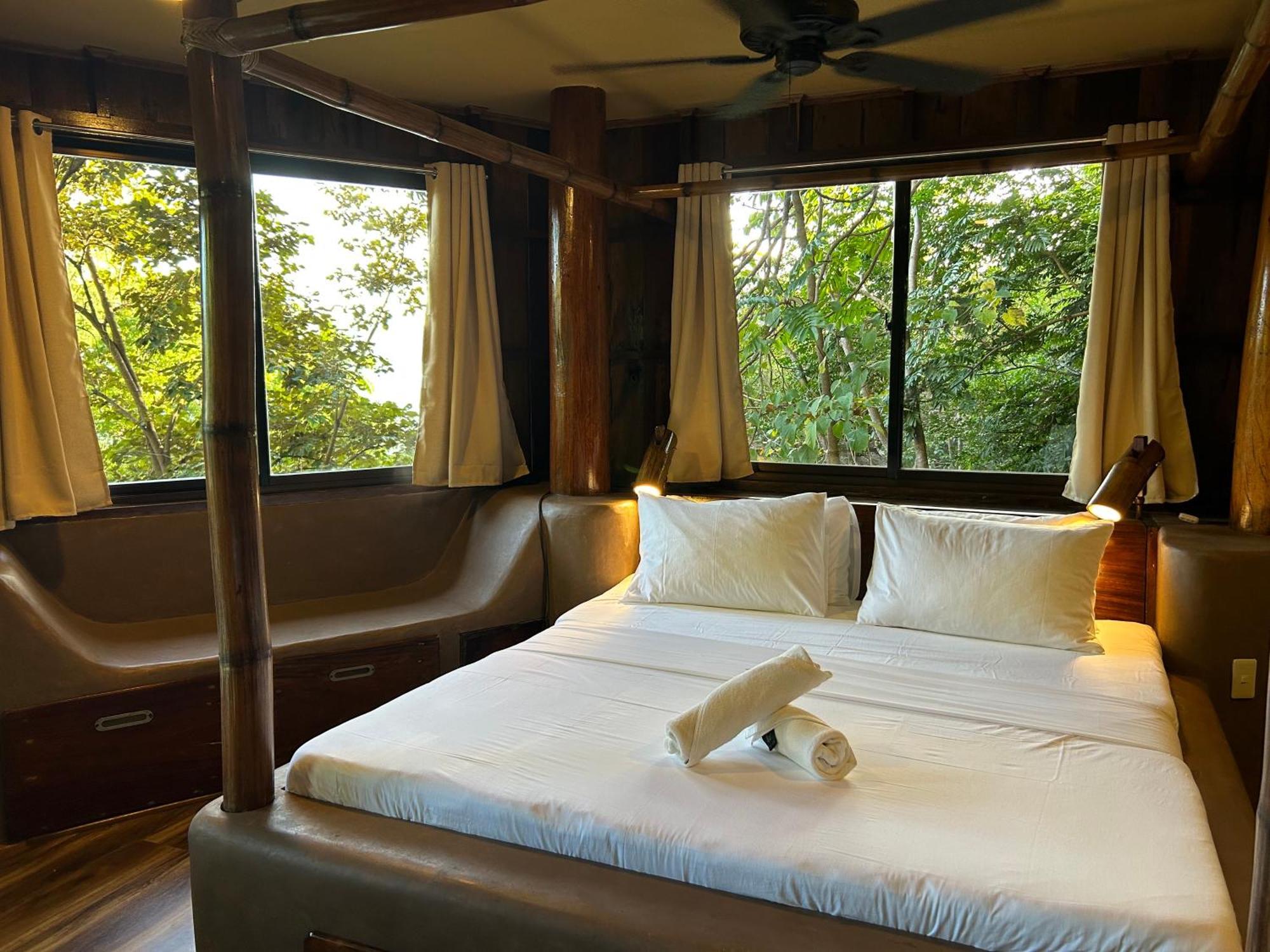 Sangat Island Dive Resort Coron Exteriör bild